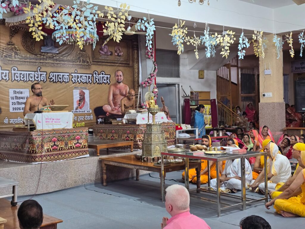 उत्तम, मध्यम और जघन्य के भेद से दान के पात्र तीन प्रकार के :-मुनि श्री।