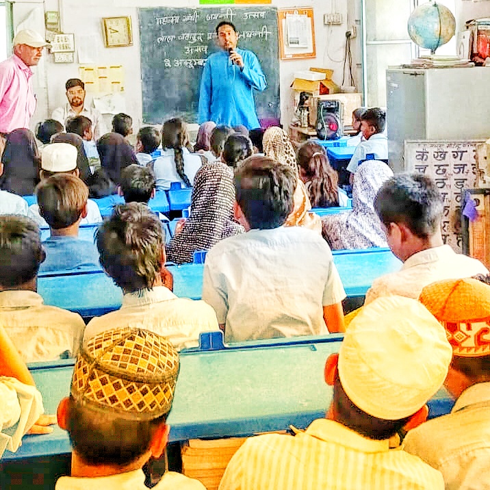 उच्च प्राथमिक मदरसा मॉडर्न पब्लिक ,देवली में गांधी-शास्त्री जयंती मनाई।